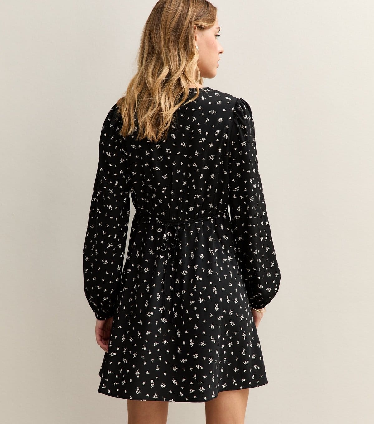 New Look Women's Black Floral Print Crepe Long Sleeve Mini Dress New Look - 4