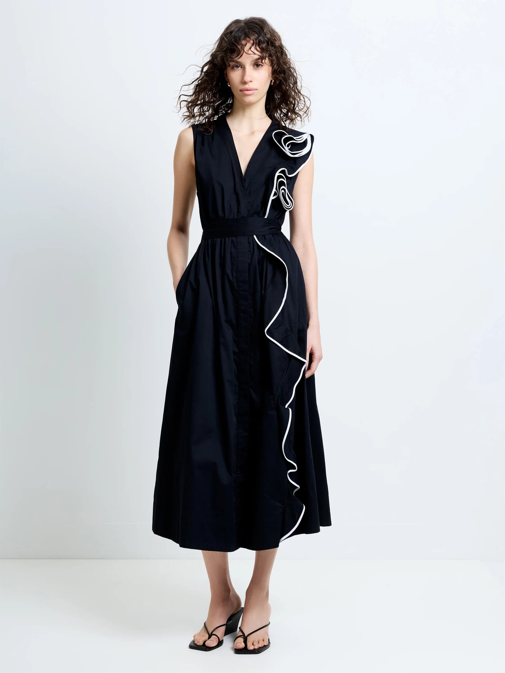 French Connection Black/Linen White Sleeveless Corsage Dress