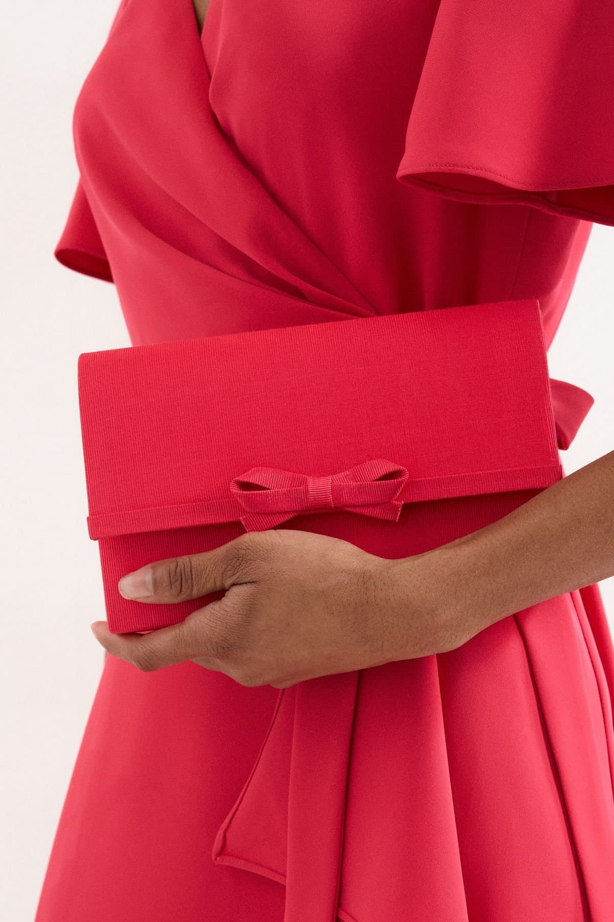 Phase Eight Phase Eight Women's Bow Detail Chain Clutch Bag in Fuchsia