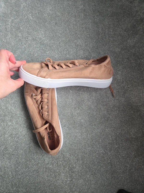 ASOS Design Soft Plimsolls - wide fit - 1