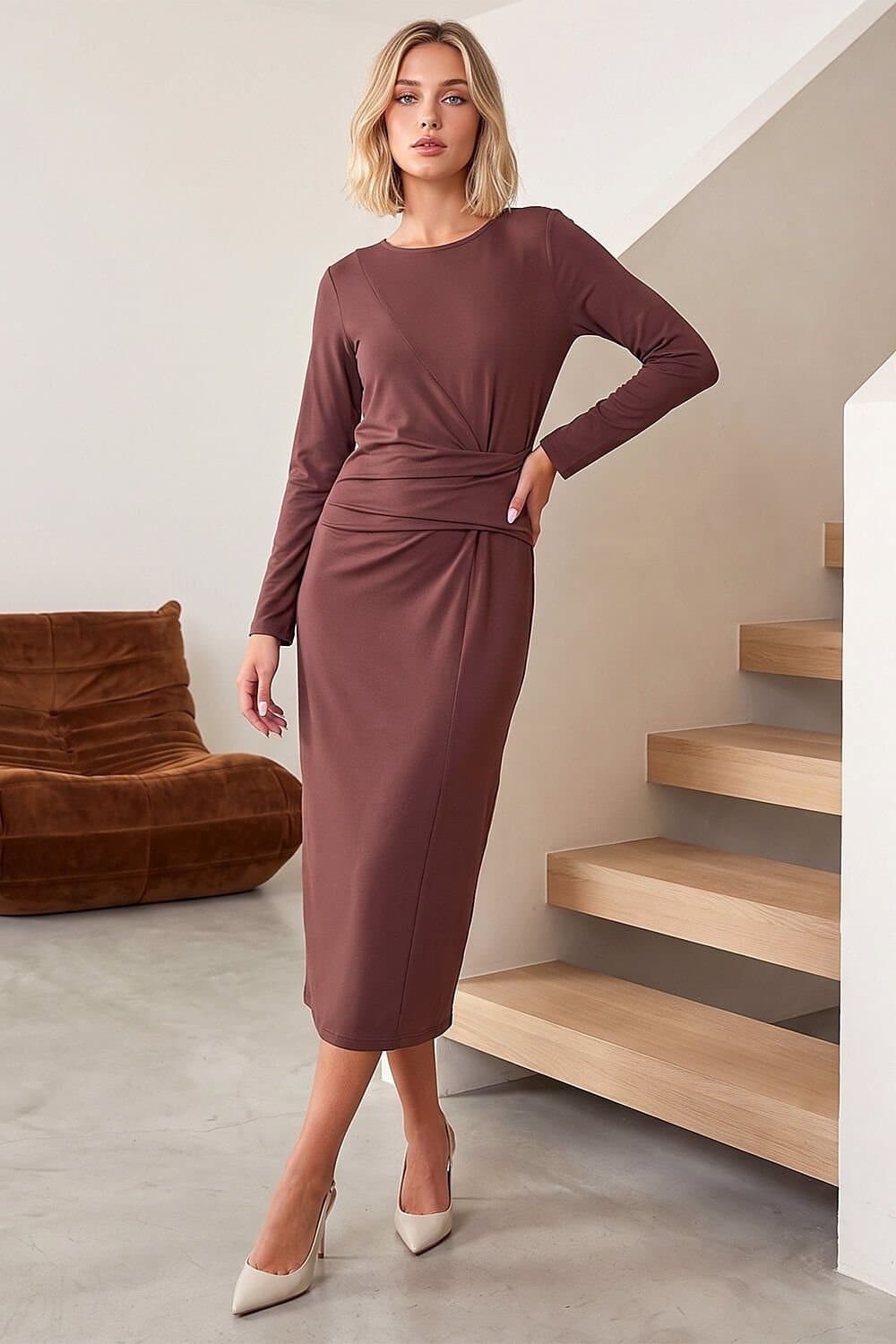 Dusk Dusk Women's Ruched Waist Midi Dress in Chocolate