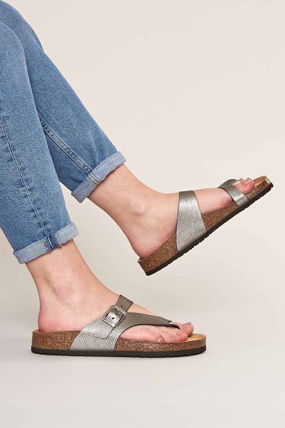Moshulu Moshulu Women's Wilma Metallic' Toe-Post Cork Footbed Sandals in Metallic Silver