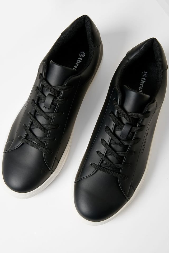 Threadbare Threadbare Men's Lace-Up Faux Leather Court Trainers in Black - 2