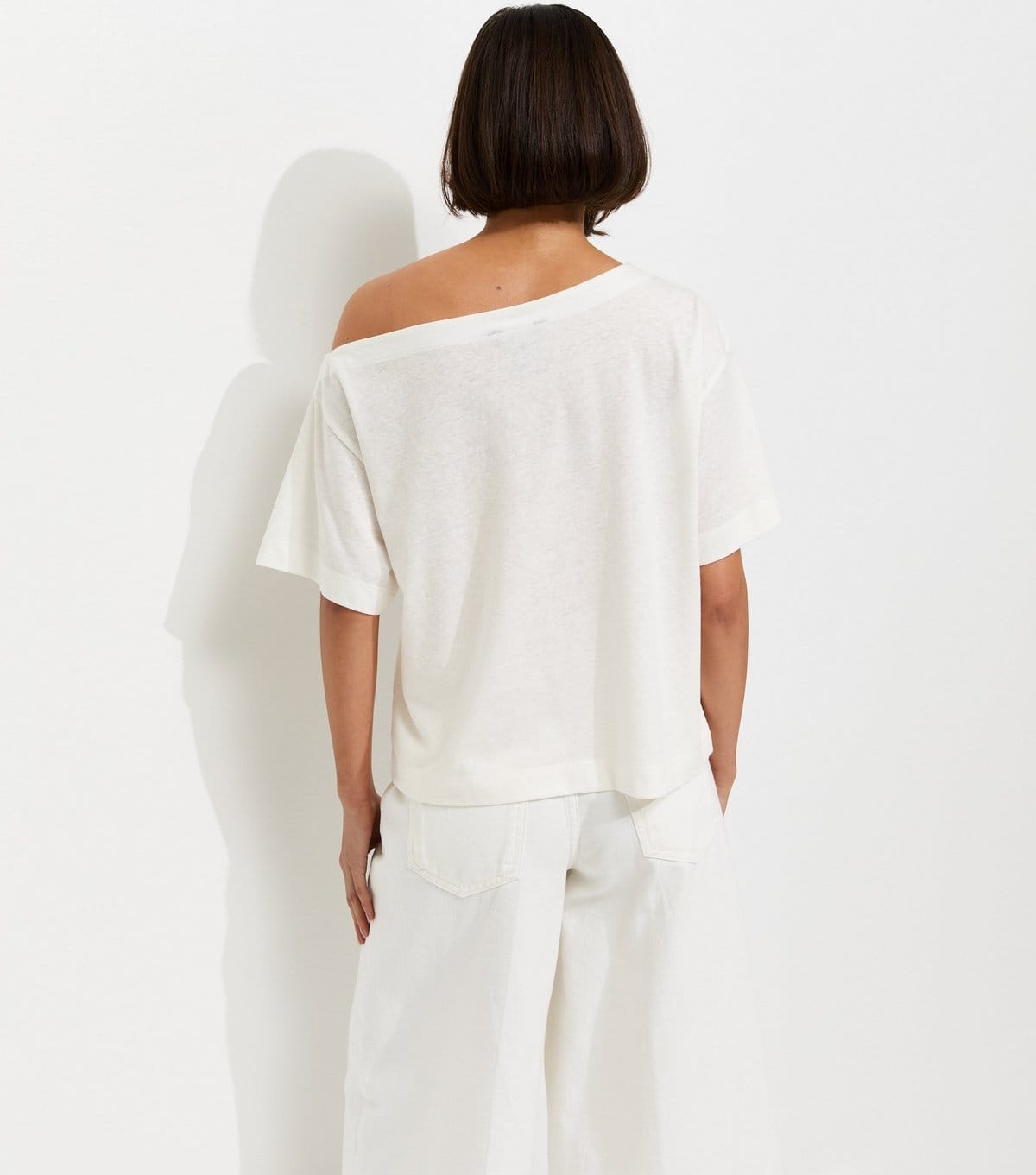 New Look Women's Cream Textured Off The Shoulder T-Shirt New Look - 4
