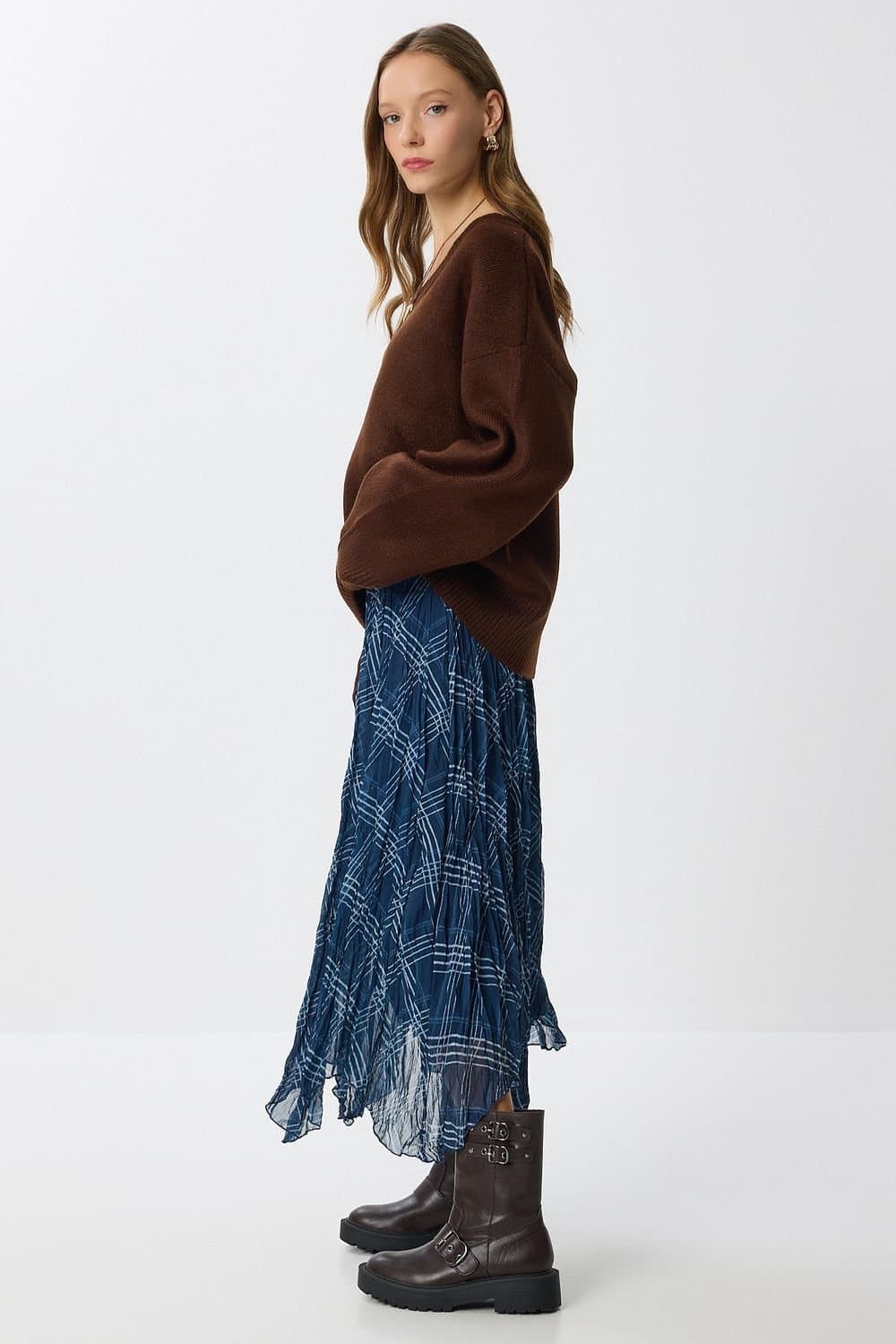 Happiness Istanbul Happiness Istanbul Women's High Waist Asymmetric Midi Skirt with Zipper in Navy