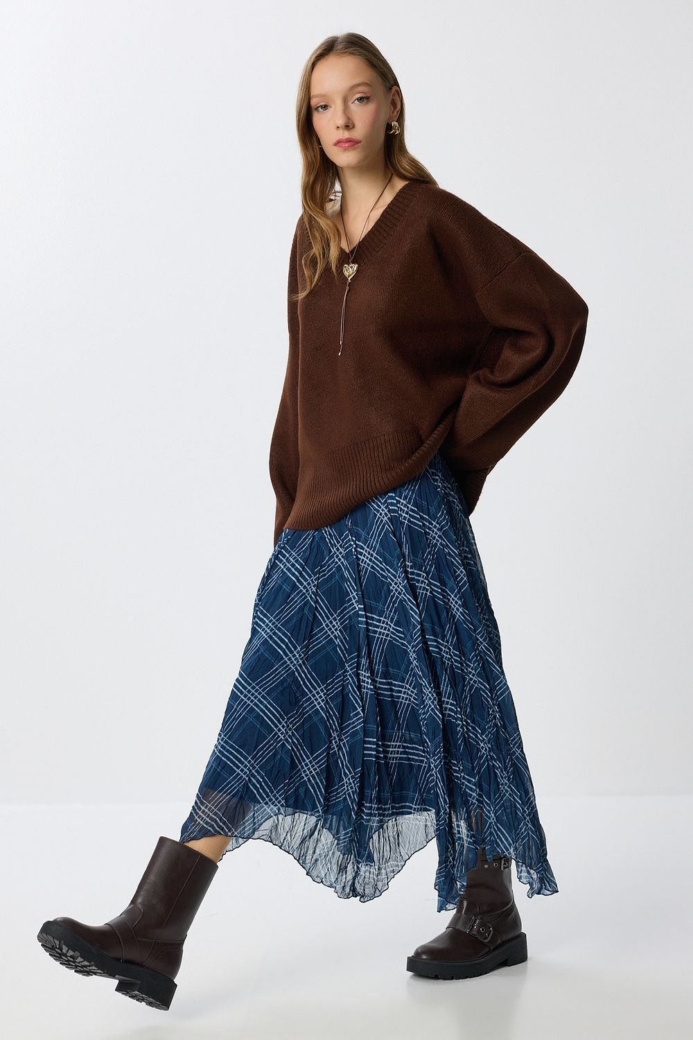 Happiness Istanbul Happiness Istanbul Women's High Waist Asymmetric Midi Skirt with Zipper in Navy - 2