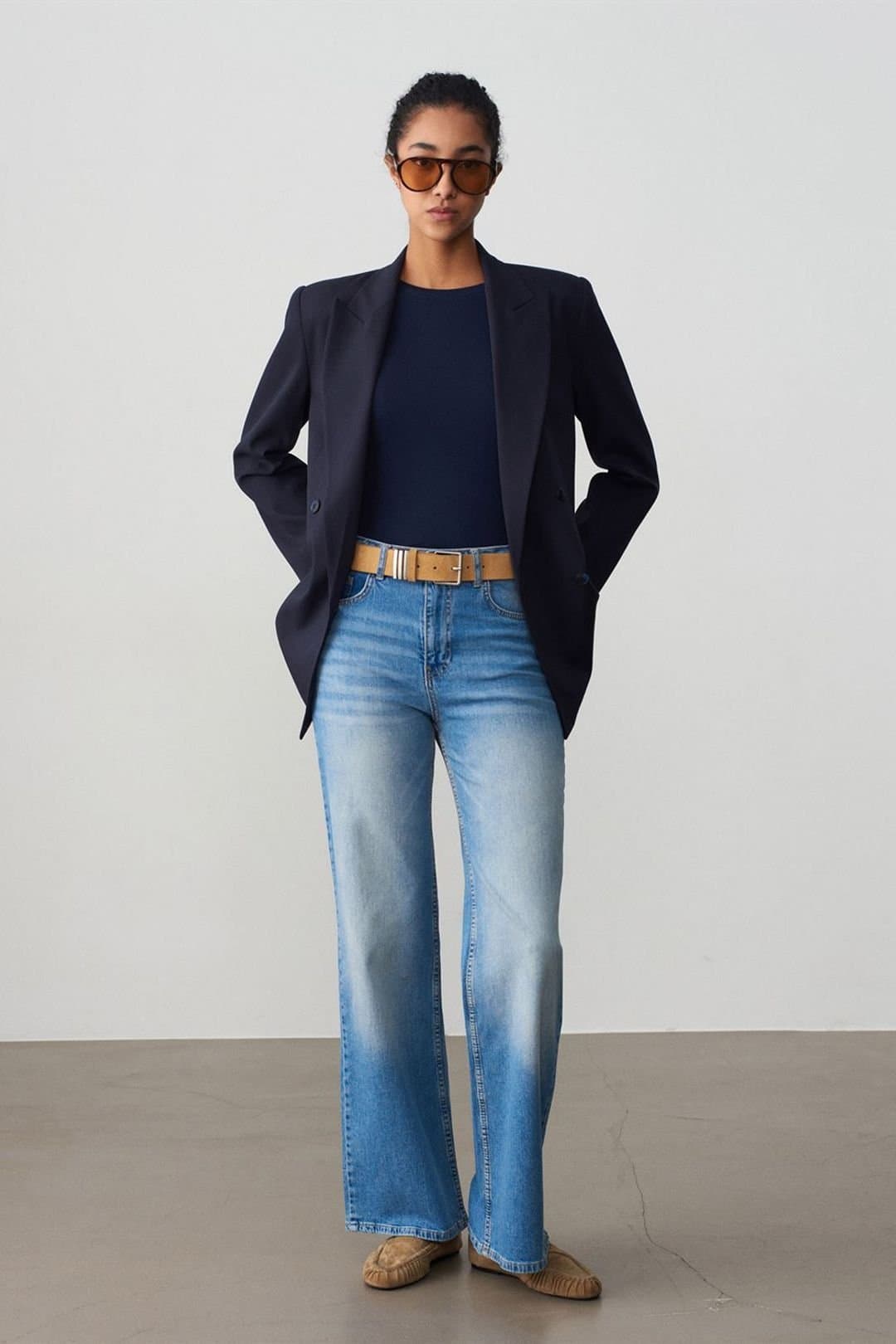 Dilvin Dilvin Women's High-Waist Wide-Leg Jeans in Mid Blue