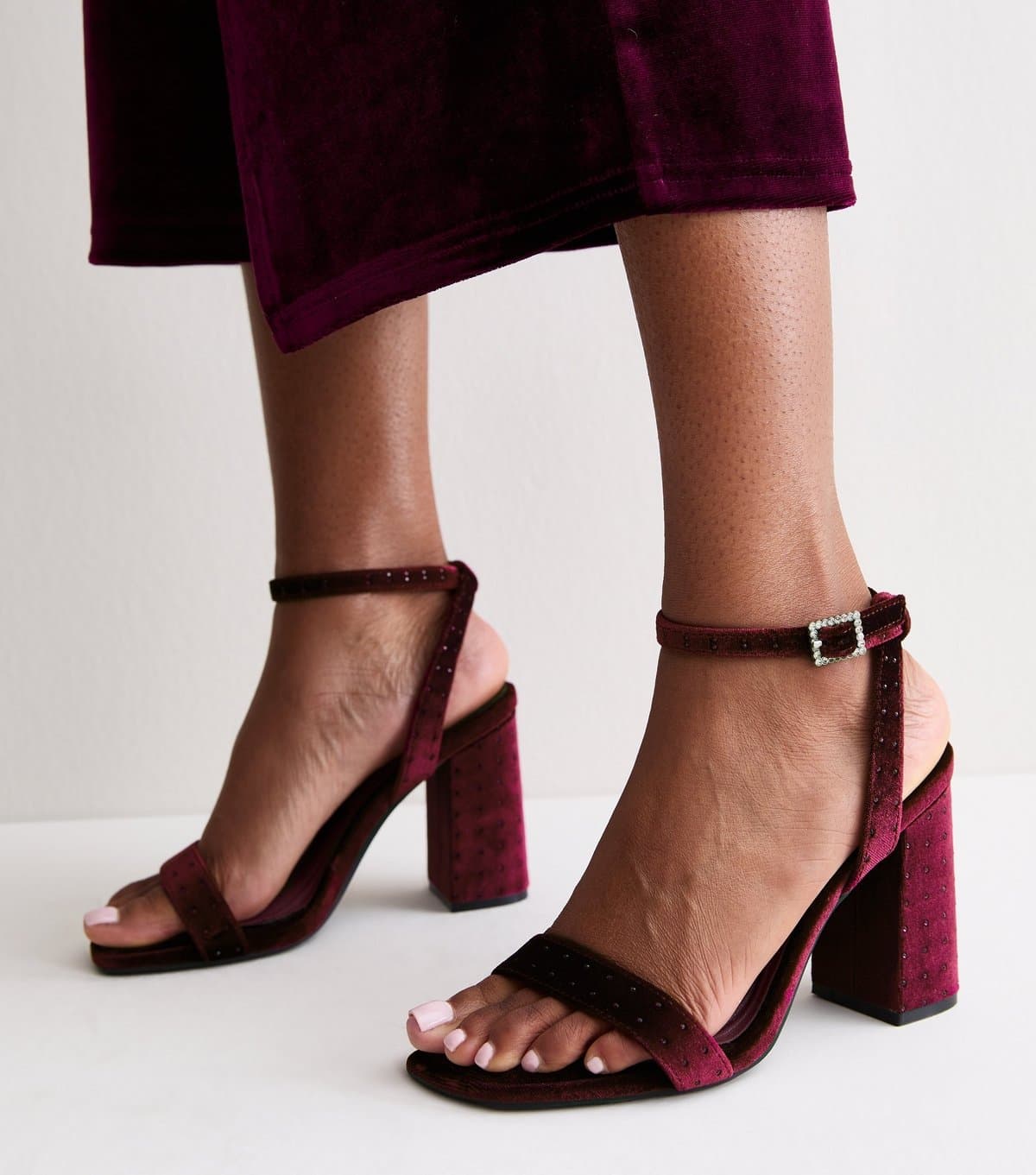 New Look Women's Dark Burgundy Velvet Embellished Buckle Block Heel Sandals Vegan New Look