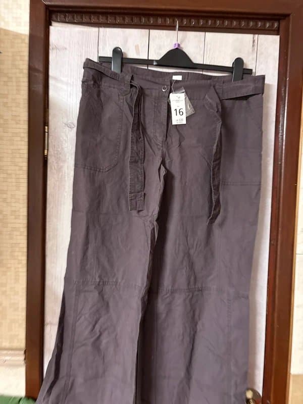 New Look Beautiful vintage brown cargo pants new look size 16 never worn