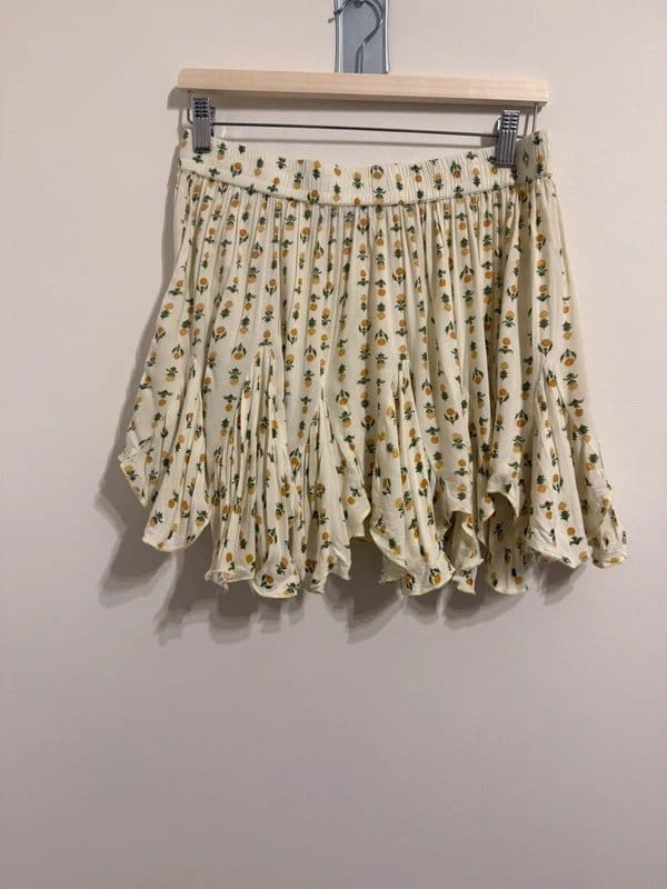 ASOS Design Cute ASOS Design Flippy godet floral mini skirt in size UK 12 - Summer - Holiday - Festival - 1