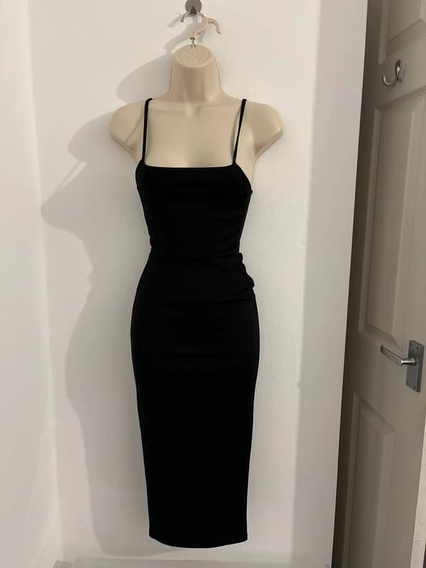 PrettyLittleThing PrettyLittleThing black bodycon dress