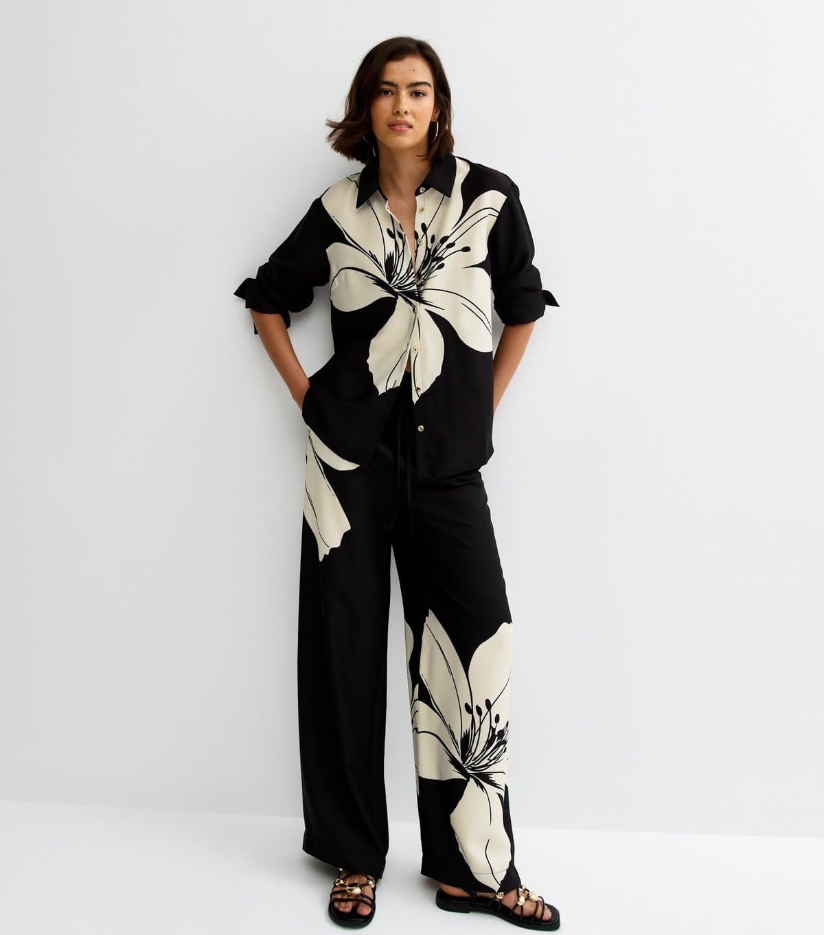 New Look Women's Black Lily Large Floral Wide Leg Trousers New Look