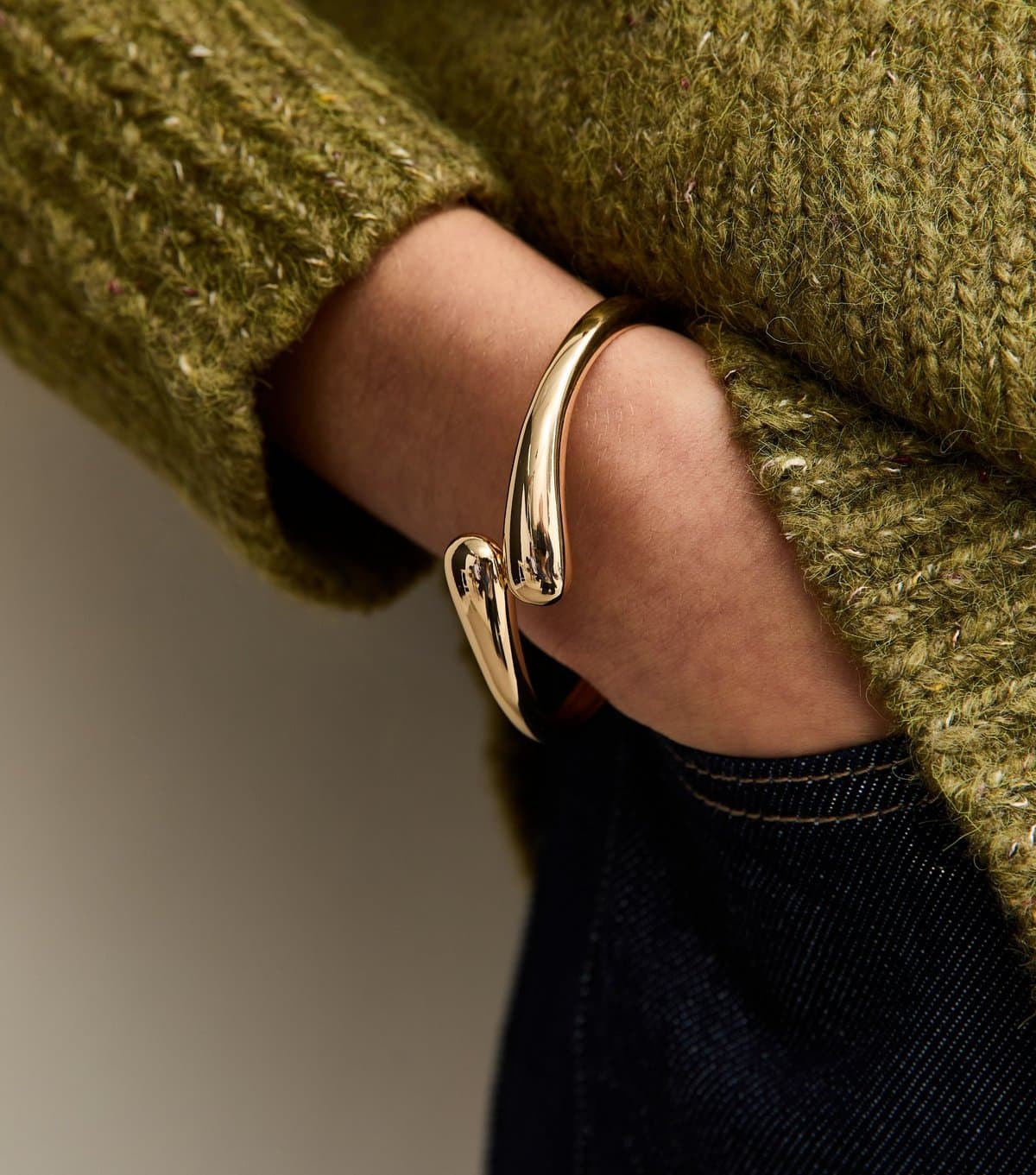 New Look 18ct Gold Plated Teardrop Hinge Cuff Bracelet New Look