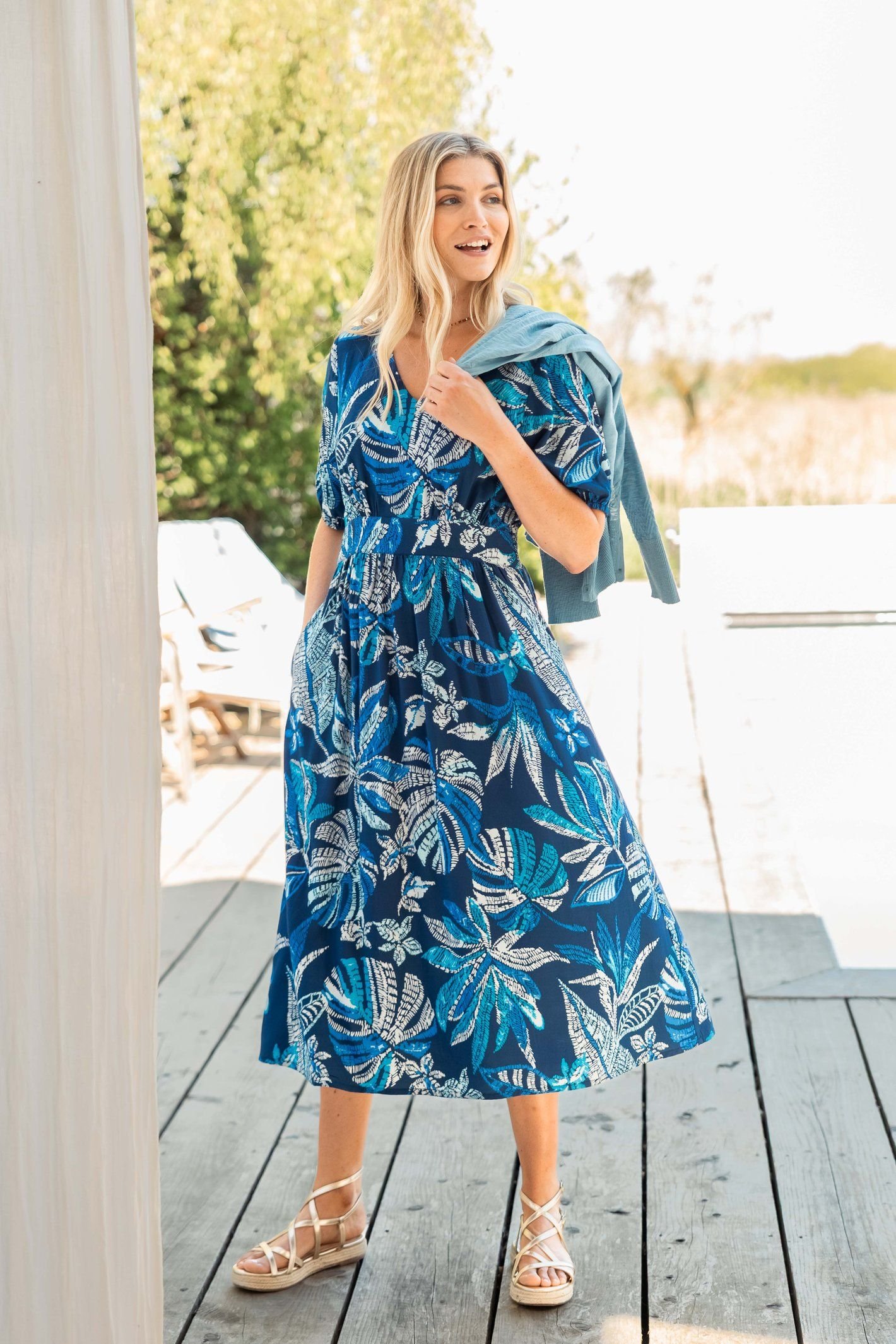 Weird Fish Weird Fish Women's Dilsha Printed Midi Dress in Dark Indigo - 1