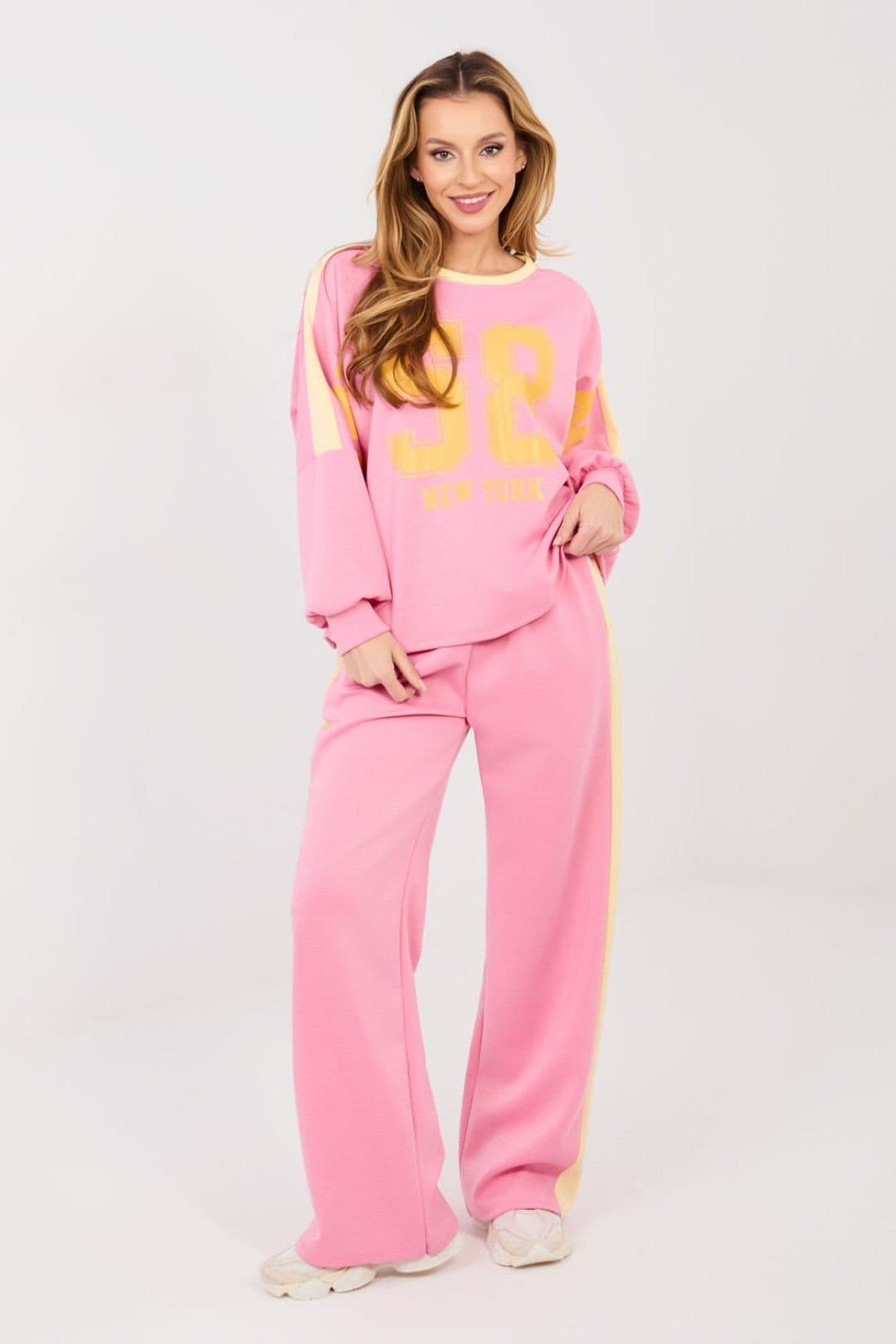 Love Lace Love Lace Women's Sporty Tracksuit Set Sweatshirt Pants in Pink