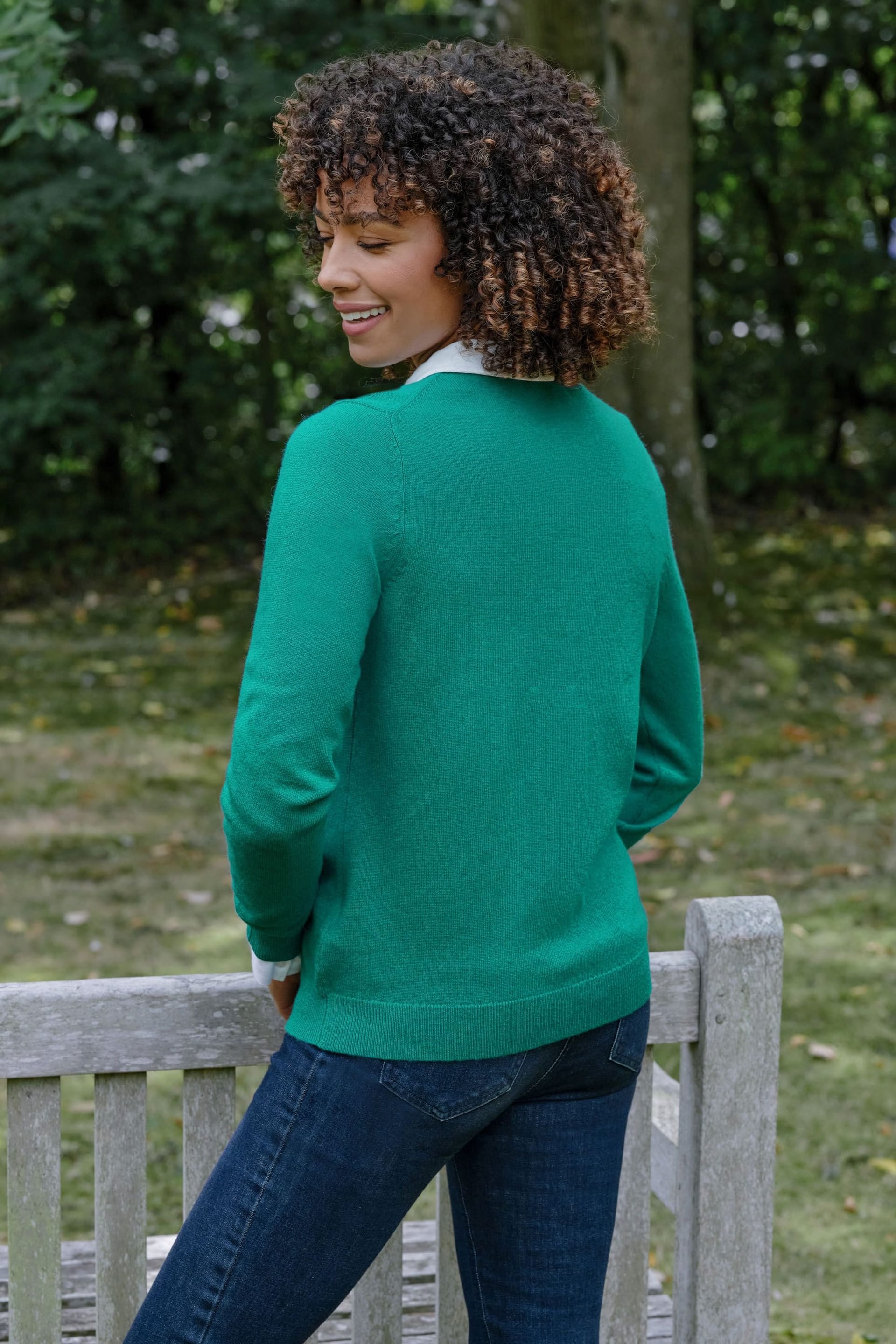 WoolOvers WoolOvers Women's Cashmere & Merino Classic Crew Neck Cardigan in Bright Green - 4