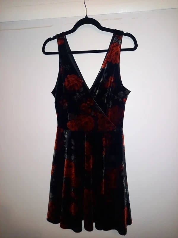 New Look Gorgeous New Look wrap style mini skater dress size 12