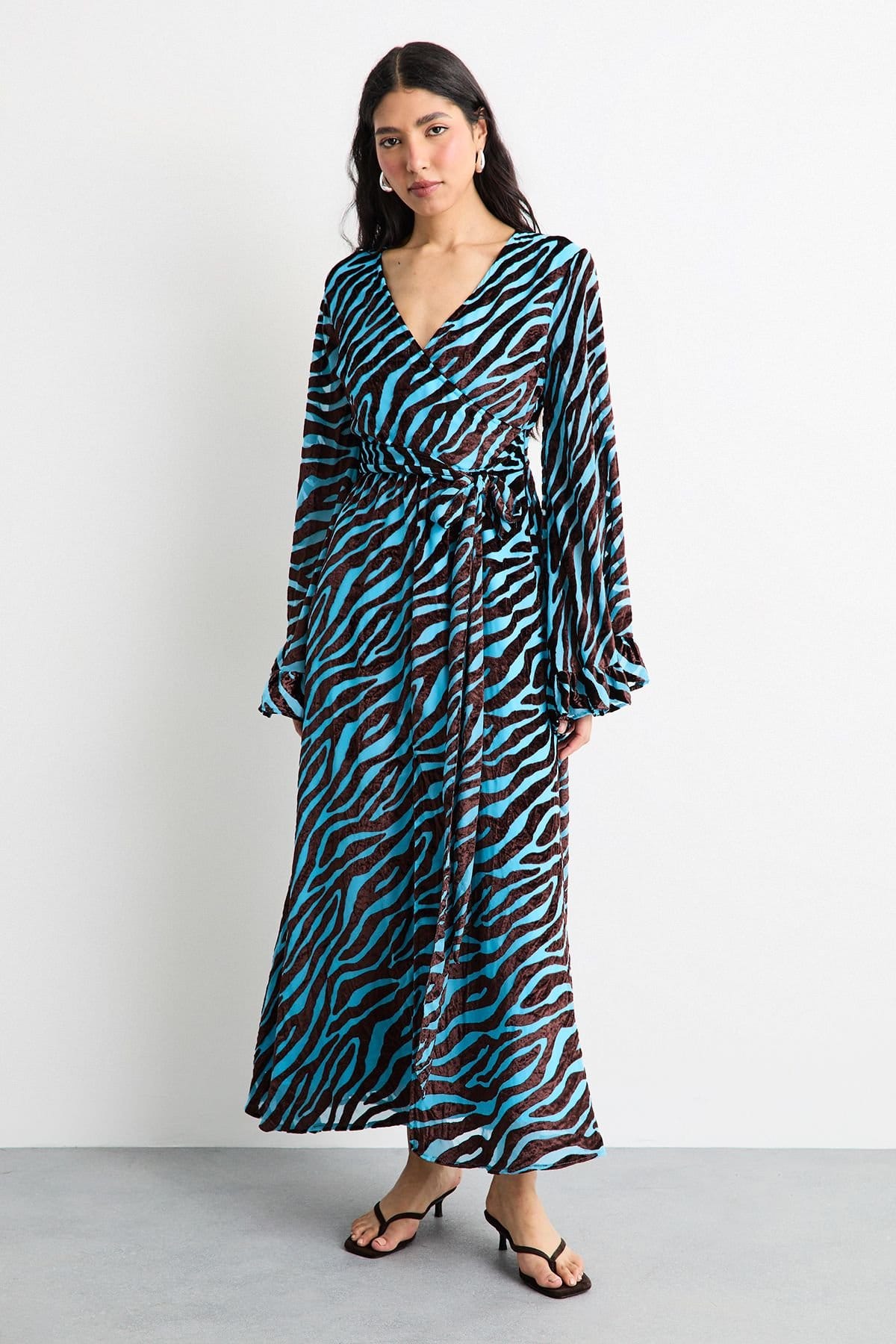 Warehouse Warehouse Women's Burnout Velvet Plunge Neck Flared Sleeve Belted Maxi Dress in Blue - 4
