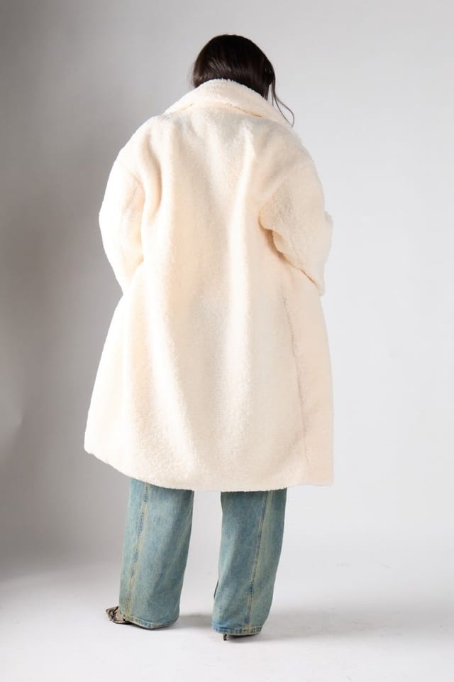 Shnoo Shnoo Women's Double-Breasted Teddy Coat in Cream - 2