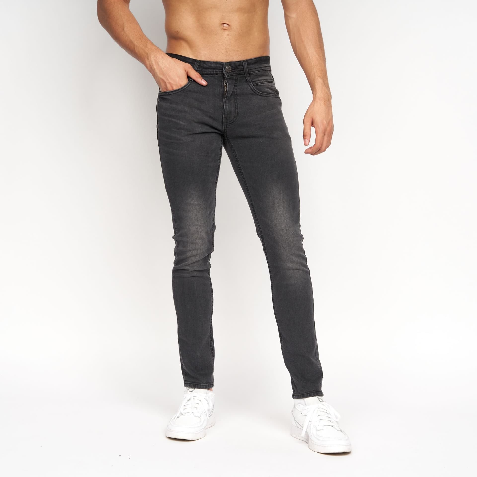 Duck&Cover Duck&Cover Maylead Men's Slim-Fit Five-Pocket Denim Jeans in Black