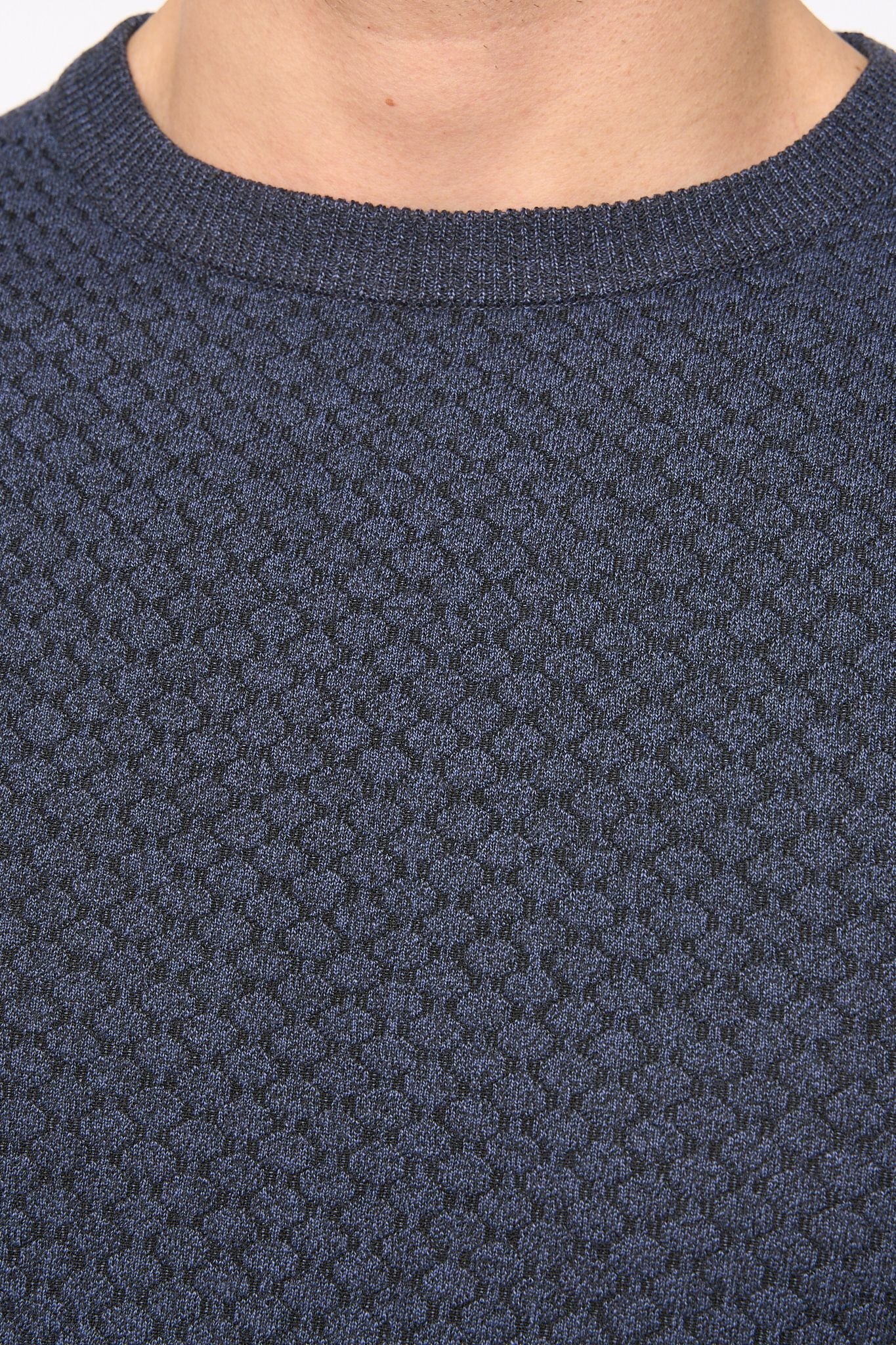 Duck and Cover Duck and Cover Men's Mataso Structured Knitted T-Shirt with Metal Badge in Navy - 4