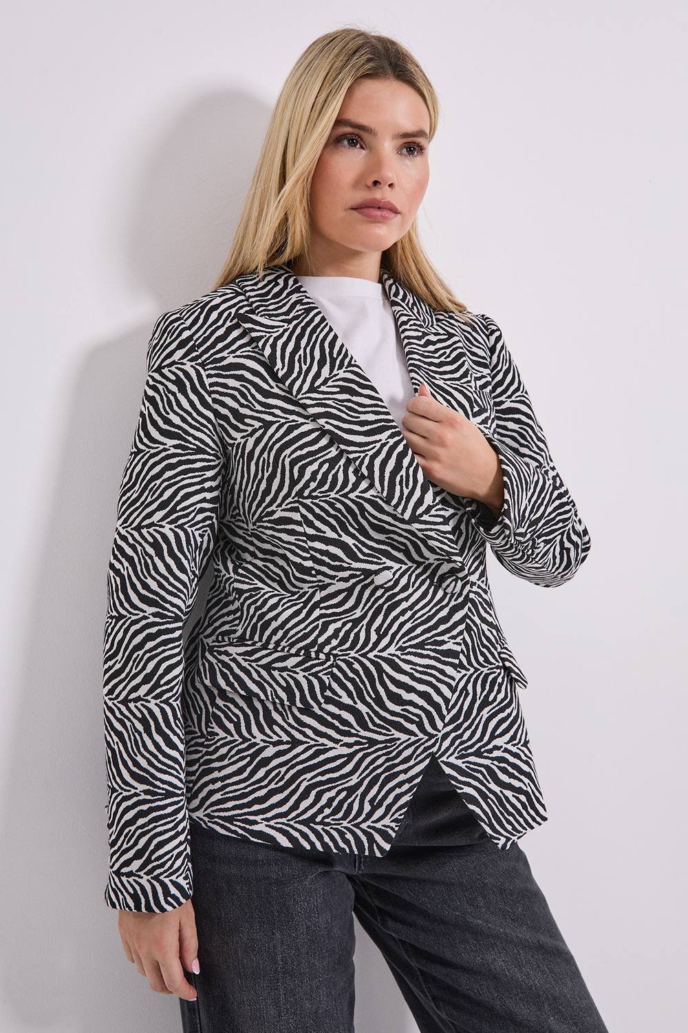 Dorothy Perkins Dorothy Perkins Women's Zebra printed Double Breasted Blazer - 2