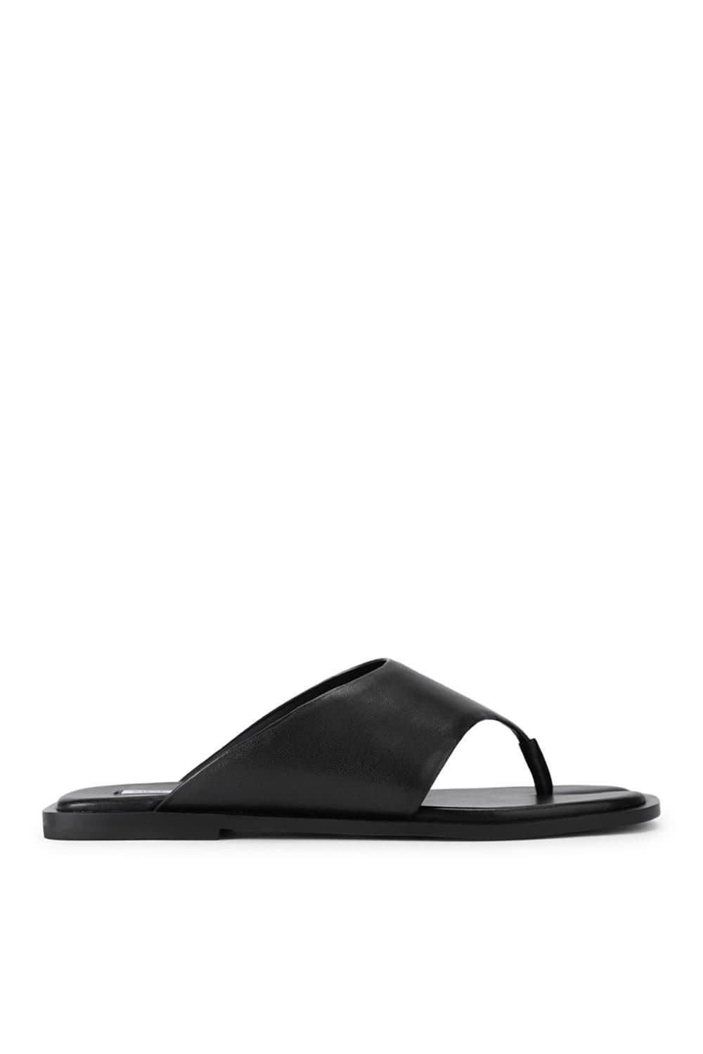 Steve Madden Steve Madden Women's 'Illia Black' Leather Sandals in Black