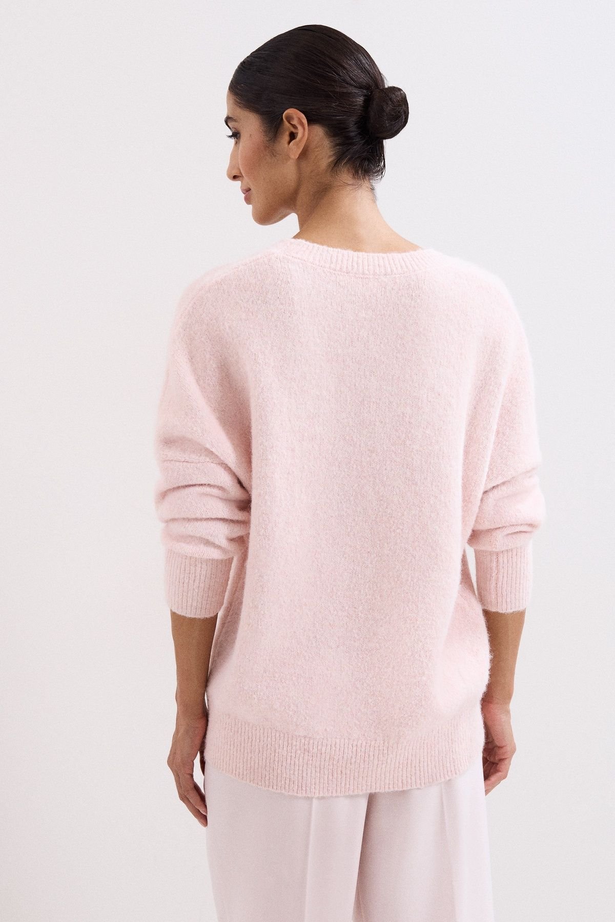 Phase Eight Phase Eight Women's Leah Cozy Sweater in Baby Pink - 4