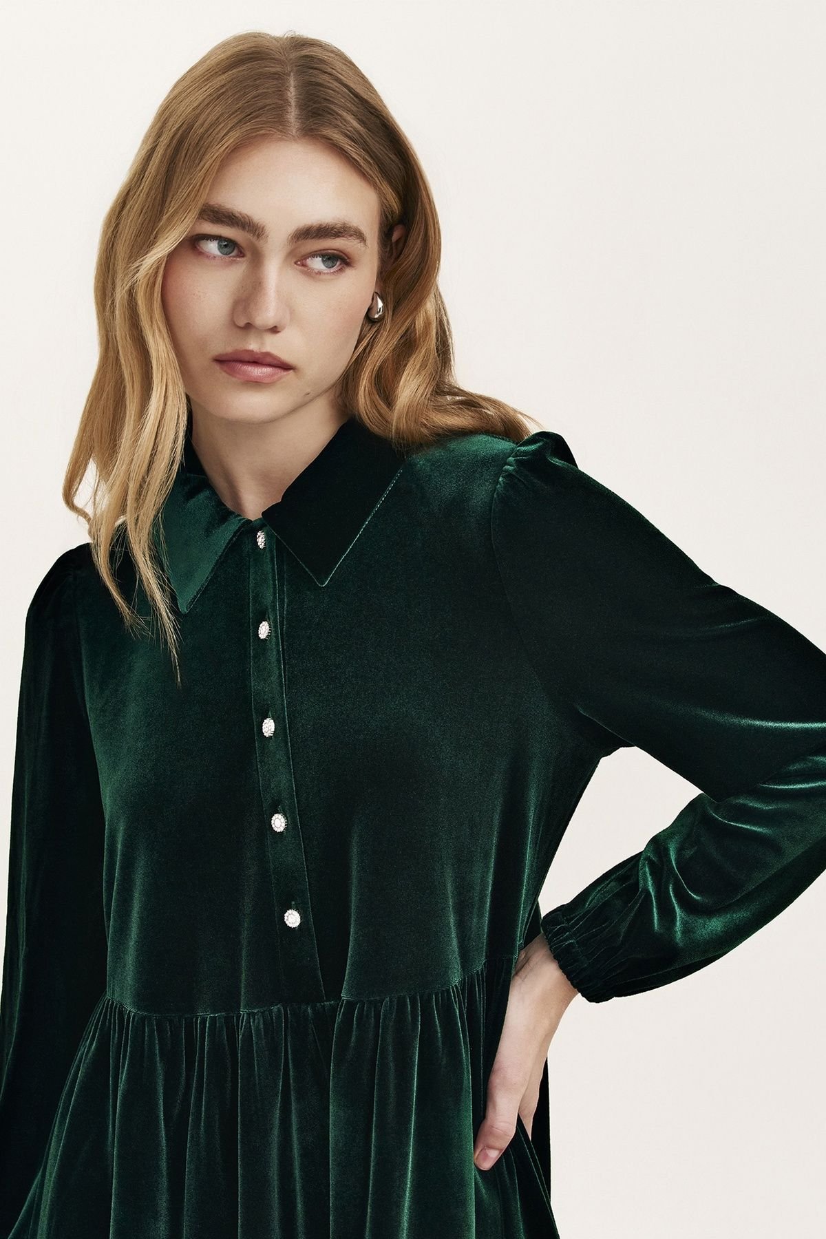 Finery London Finery London Women's Rosanna Velvet Mini Shirt Dress in Bottle Green - 4