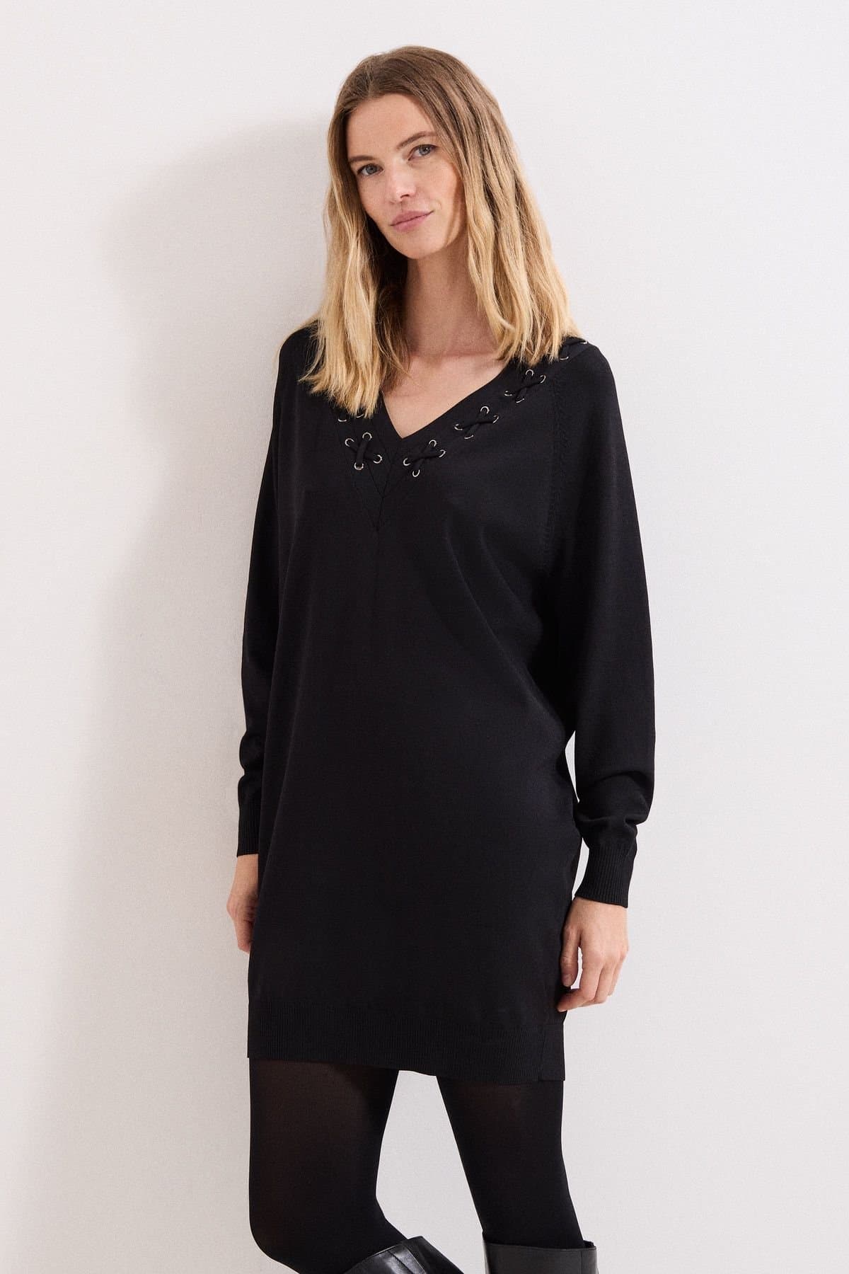 Phase Eight Phase Eight Women's Senita Tunic in Black