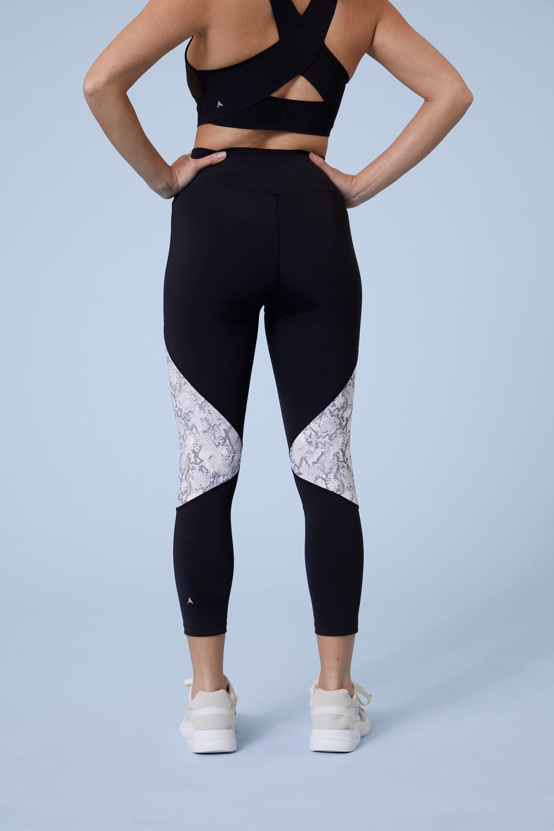 Active People Active People Women's 'Venture' Lightweight Quick Dry Moisture Wicking 7/8 Length Leggings in Black - 4
