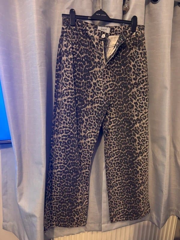 New Look Women’s leopard print jeans