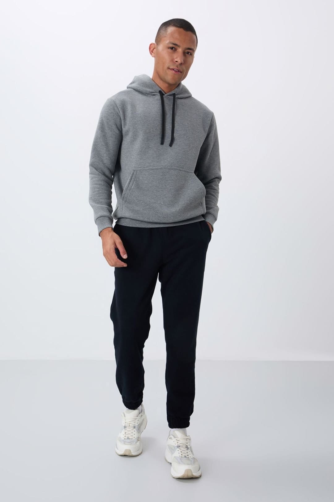 Tommy Life Tommy Life Men's Solid Hooded Sweatshirt With Pocket in Grey - 4