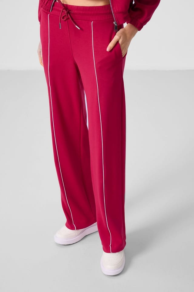 Tommy Life Tommy Life Women's Oversized Zip-collar Tracksuit Set in Bright Pink - 2
