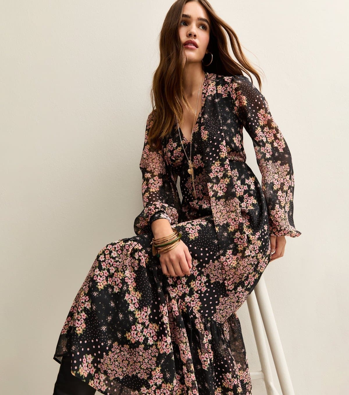 New Look Women's Black Floral Print Tie Neck Chiffon Midi Dress New Look