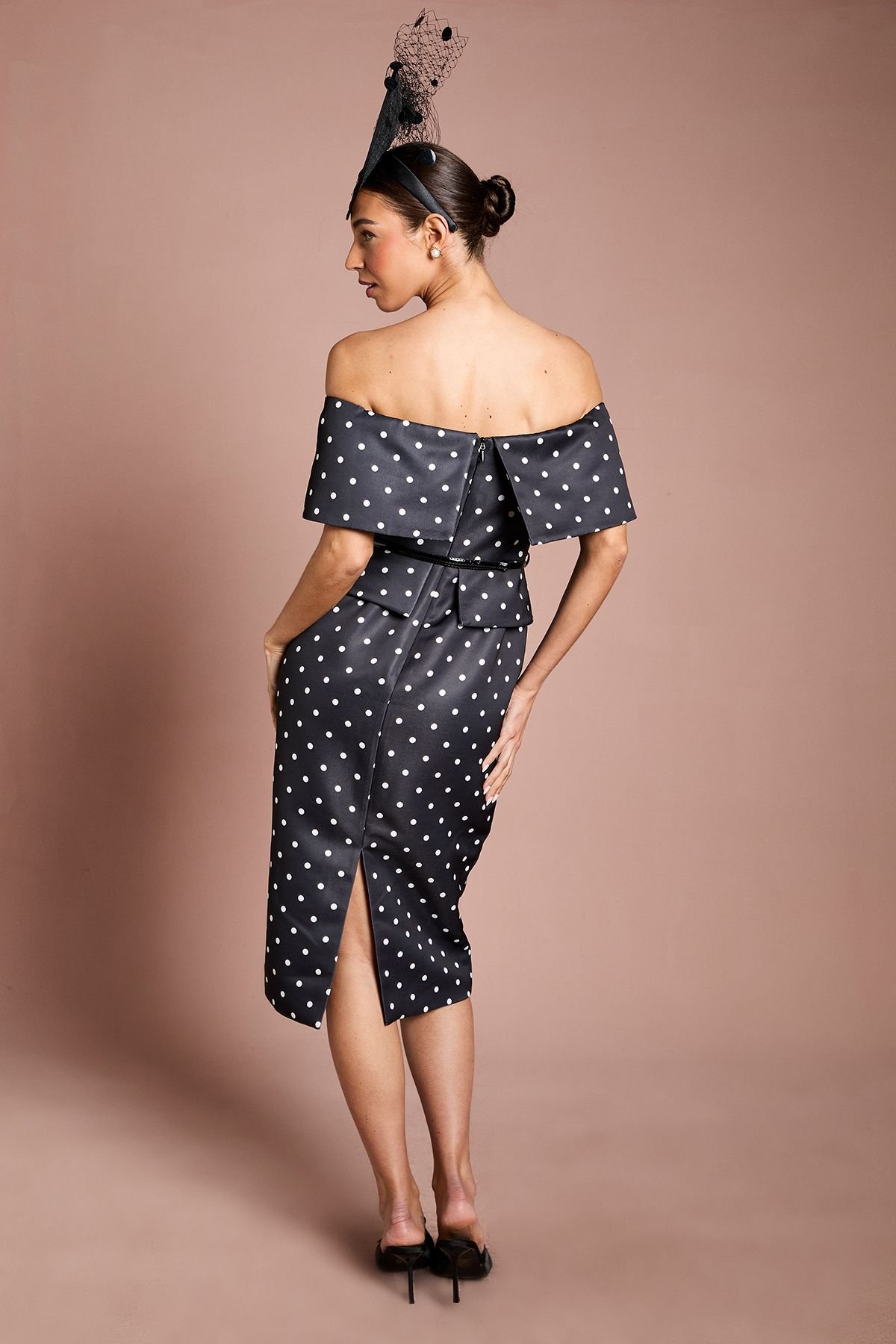 Coast Coast Women's Petite Lisa Tan Spot Print Corsage Off-The Shoulder Pencil Dress in Black - 3