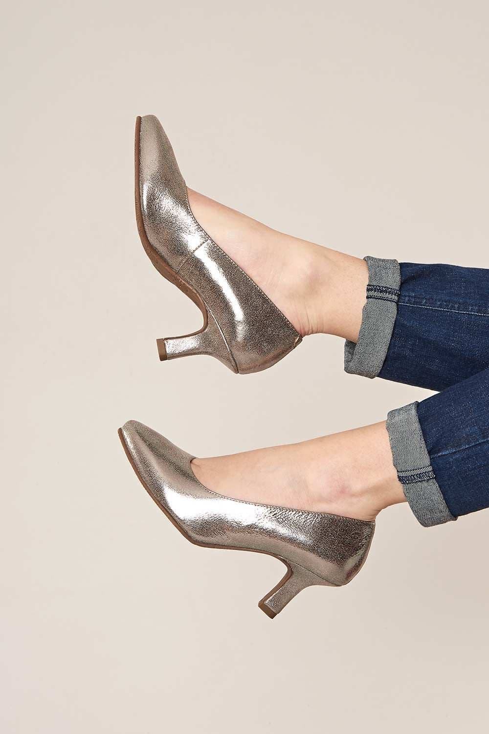 Moshulu Moshulu Women's 'Asano' Heeled Court Shoes in Metallic Silver