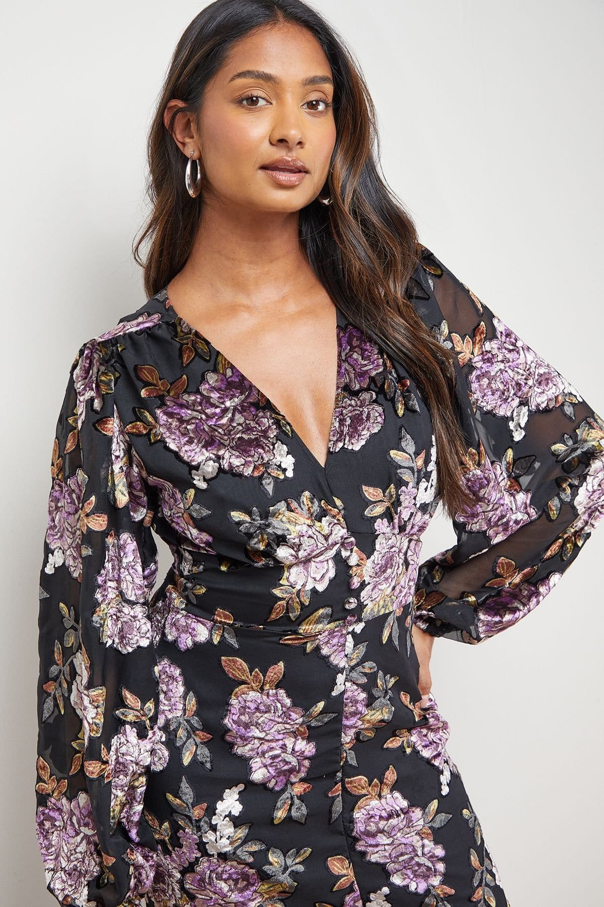 Oasis Oasis Women's Devore V Neck Puff Sleeve Midi Tea Dress in Floral - 4