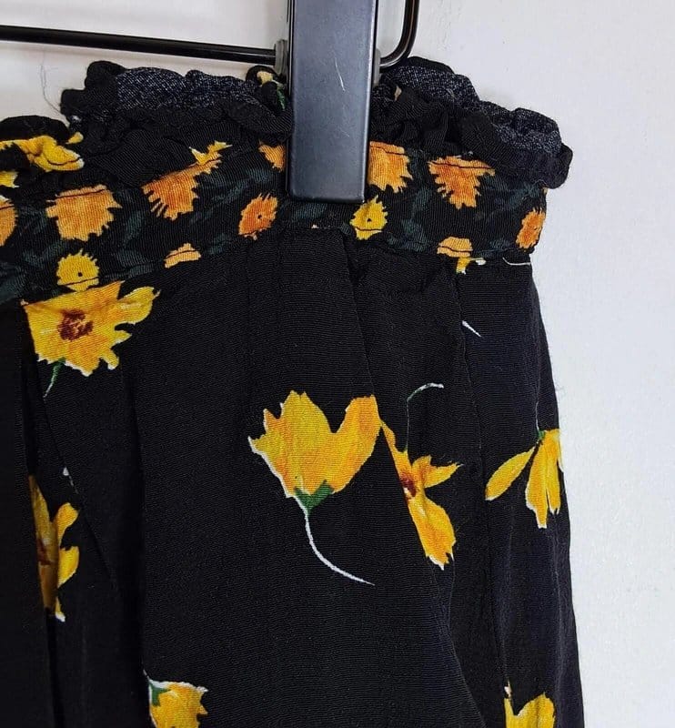 Topshop Topshop Floral Shorts Size 10 Black Yellow Ruffle Hem High Waisted Hot Pants - 1