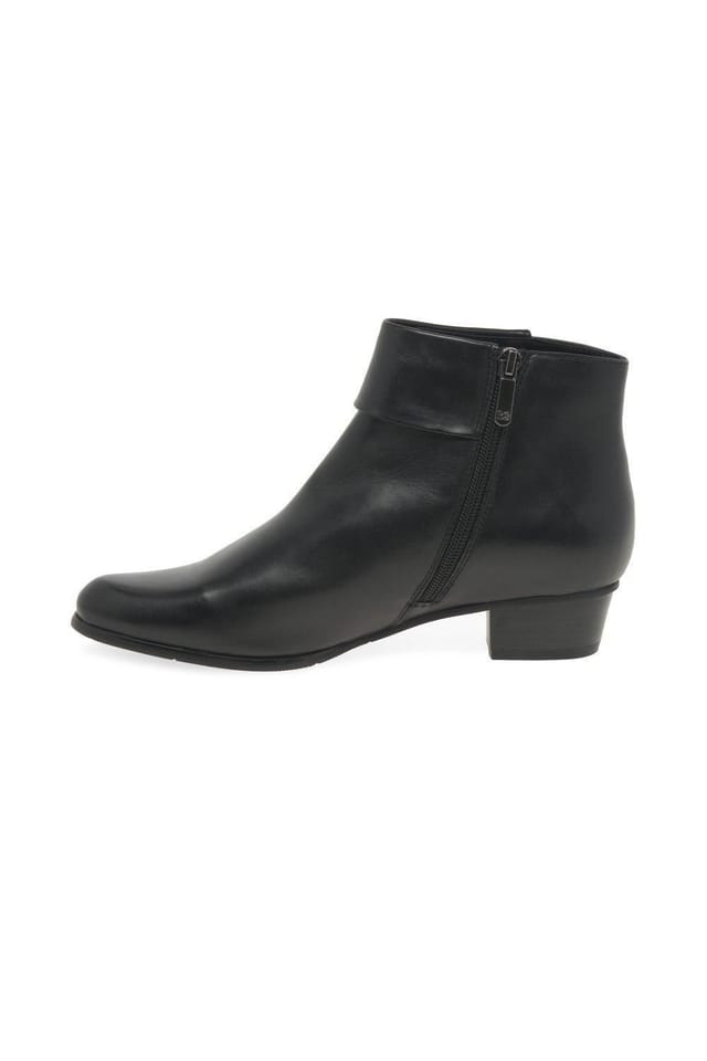 Regarde le Ciel Regarde Le Ciel Women's 'Stefany 186' Ankle Boots in Black - 2