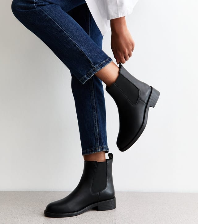 New Look Women's Wide Fit Black Faux Leather Chelsea Flat Ankle Boots Vegan New Look - 2