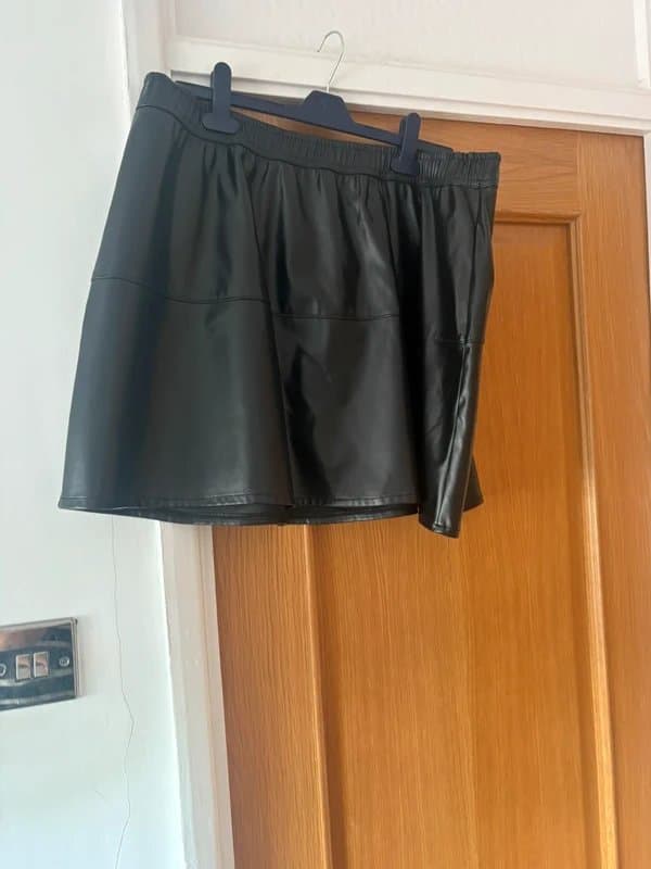 New Look Black faux leather skirt