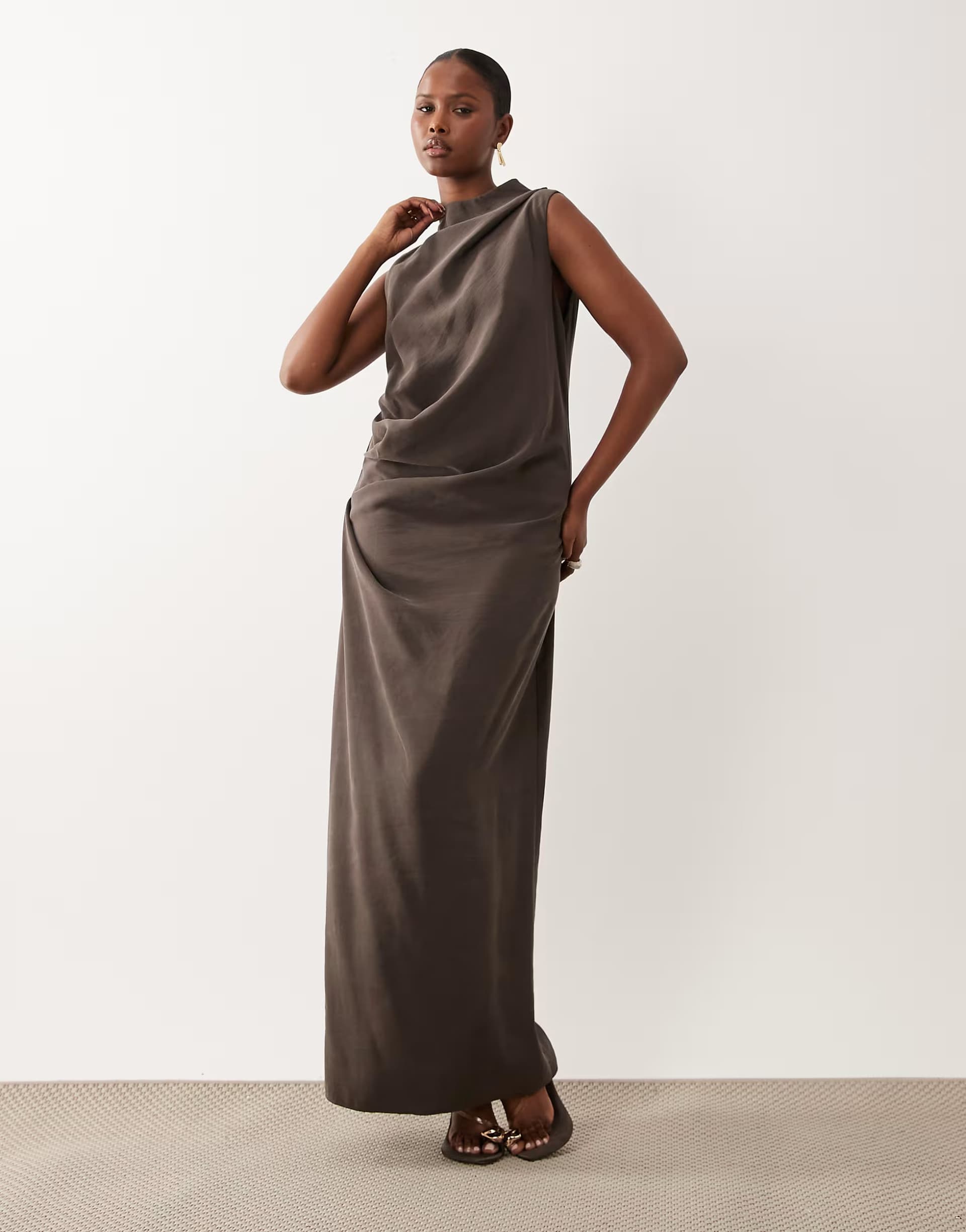 ASOS ASOS DESIGN column slouchy hip maxi dress in chocolate