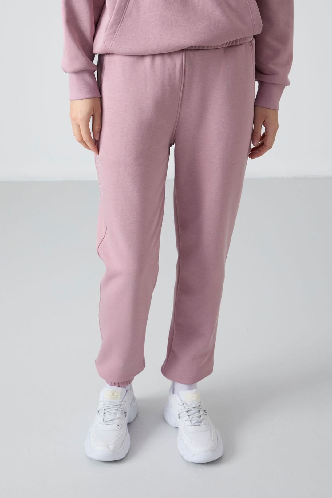 Tommy Life Tommy Life Women's Oversized Hooded Sweatshirt & Pants Set in Mauve - 4