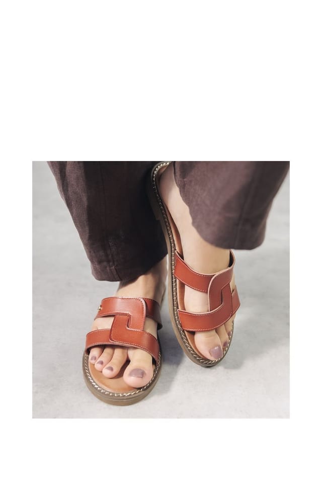 Moda In Pelle Moda In Pelle Women's 'Lupin' Porvair Sandals in Tan - 2