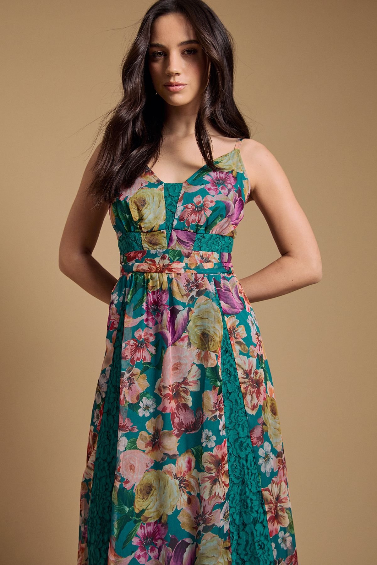 Oasis Oasis Women's Lace Panelled Waist Pleated Maxi Dress in Green - 4