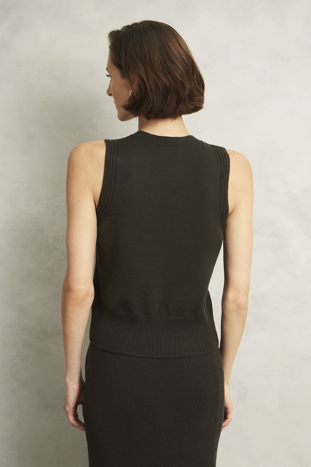 Hobbs London Hobbs London Women's Wentworth Knitted Vest in Dark Olive - 4