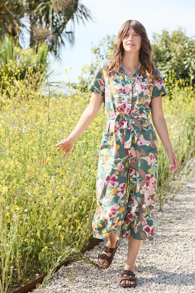Lily & Me Lily & Me Women's Josie Ceres Print Viscose Short Sleeve Jumpsuit in Pale Green - 3