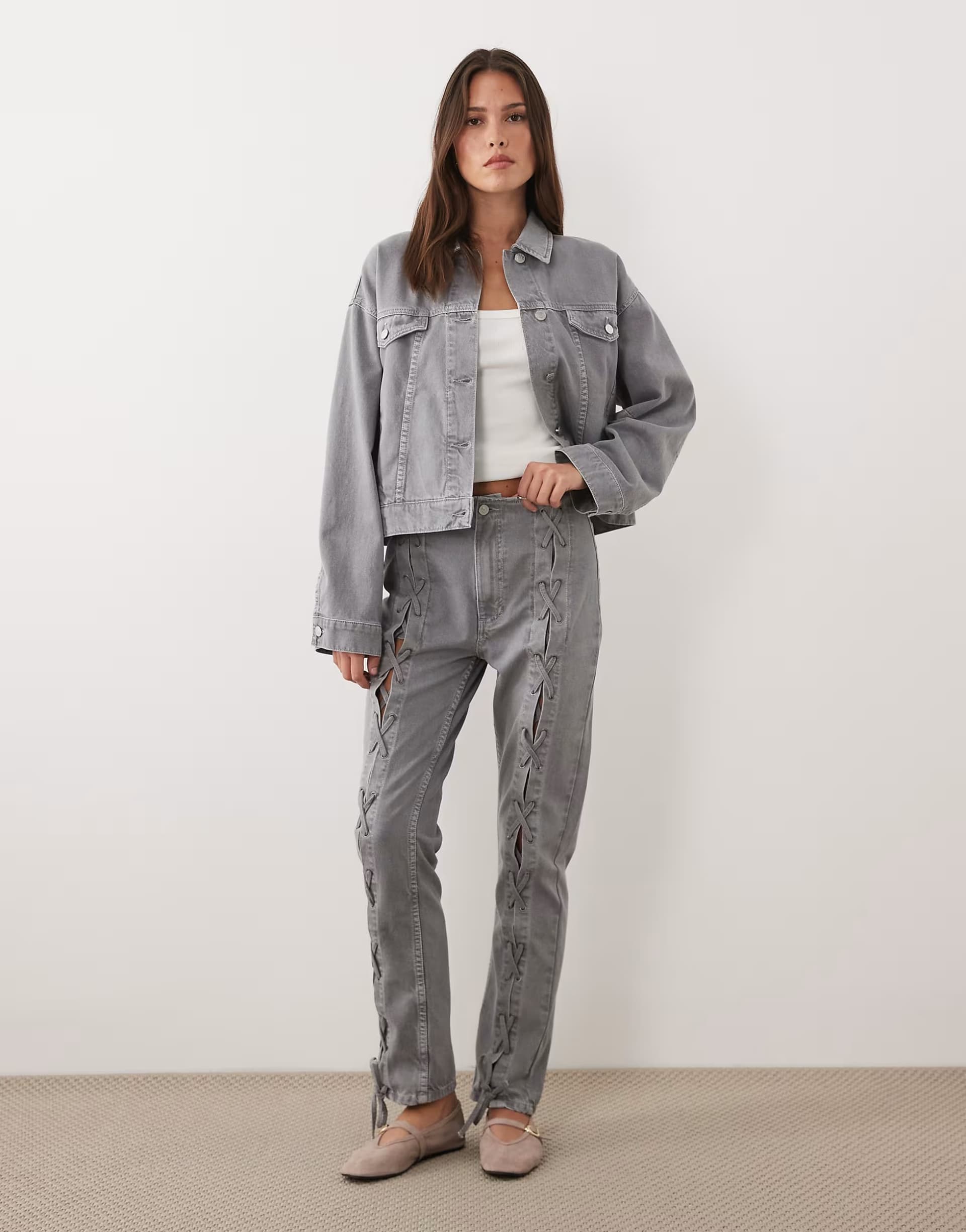 ASOS ASOS DESIGN 90s straight jeans in grey with lace up co-ord