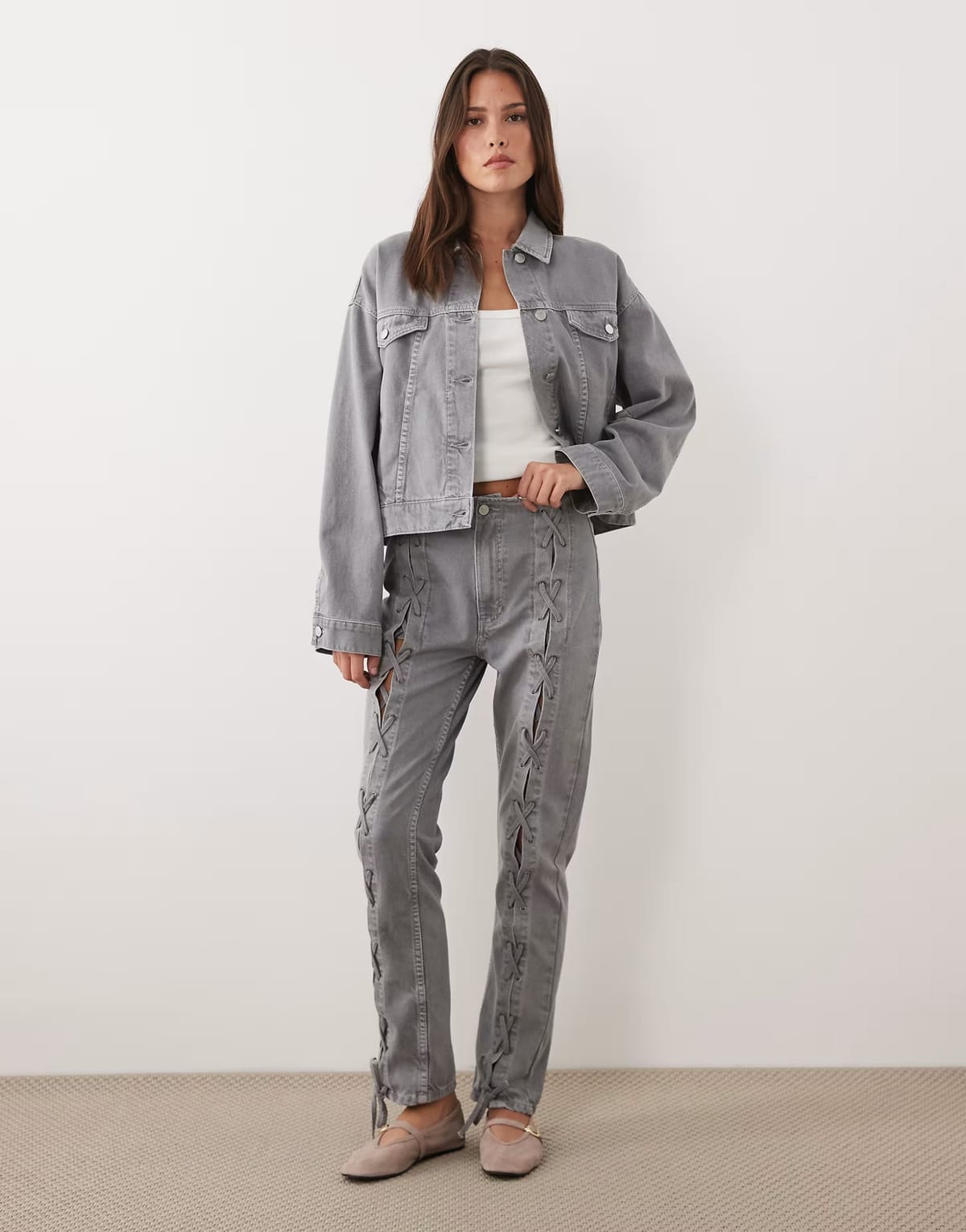 ASOS ASOS DESIGN 90s straight jeans in grey with lace up co-ord - 1